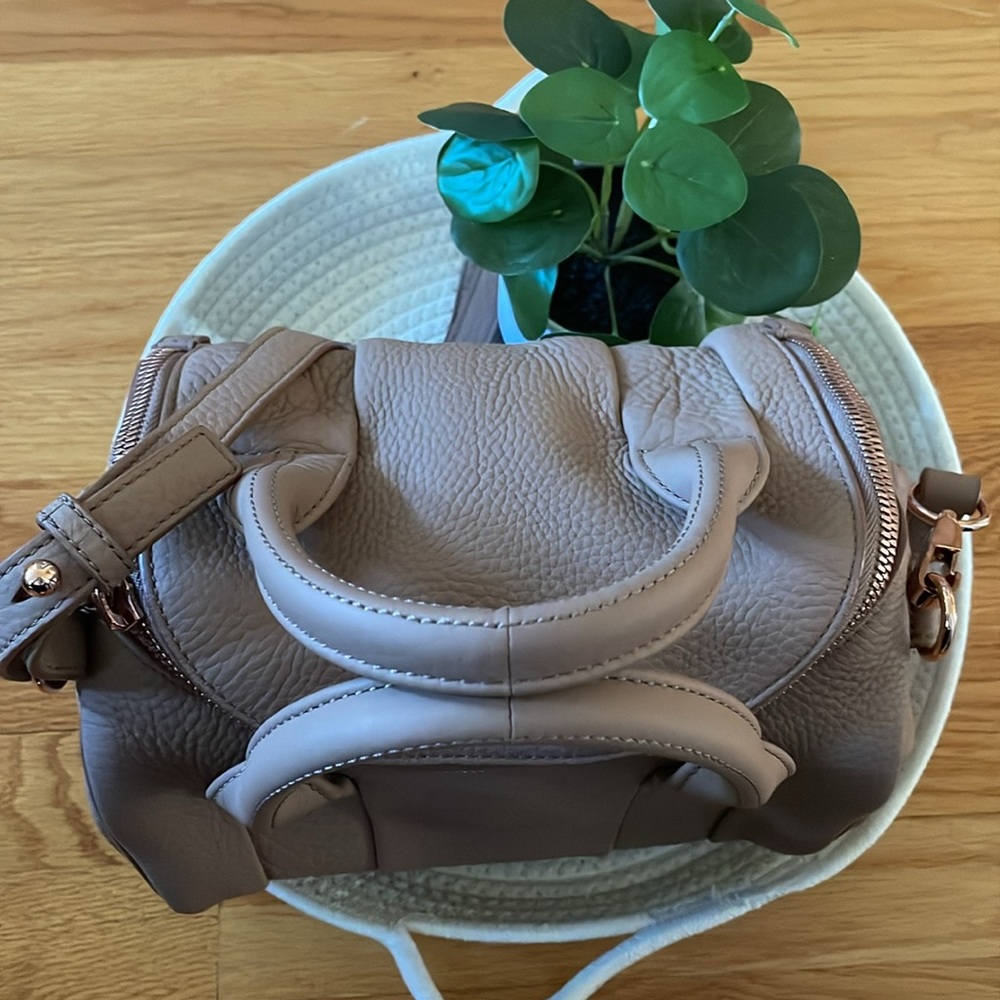 💯 Authentic NWT Alexander Wang Rocco Handbag. - Picture 3 of 9